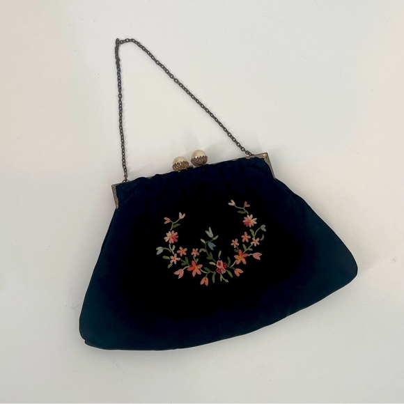 Adorable Vintage 1930s-1940s Black Embroidered Evening Bag - Picture 1 of 10